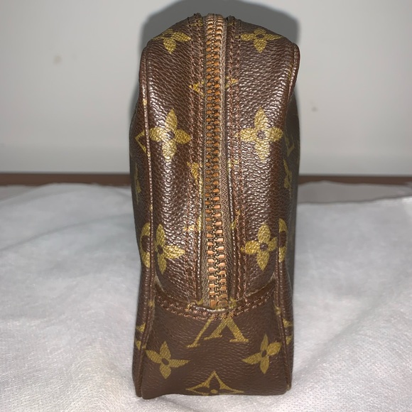 Louis Vuitton Monogram Trousse De Toilette - Picture 6 of 10